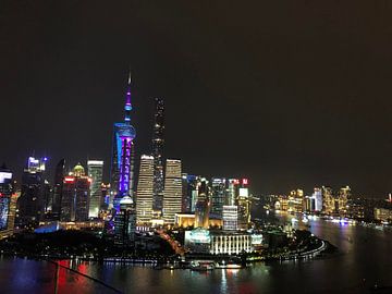 Shanghai skyline by Till van Zwamen