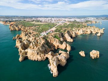 Vuurtoren bij de Ponta da Piedade in Lagos (Portugal) van David Gorlitz