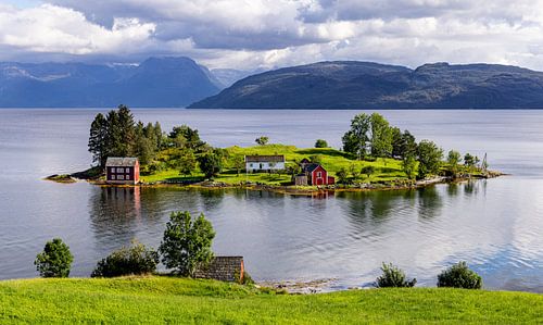 L'île Oma dans le Hardangerfjord, Norvège sur Adelheid Smitt