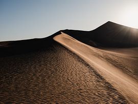 Coucher de soleil dans le Sahara
