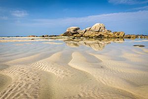 Felslandschaft und Strand von Kerfissien, Bretagne