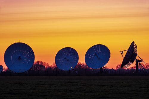 Satellietschotels Burum na zonsondergang