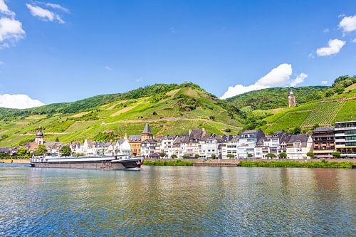Zell an der Mosel im Licht des Tages
