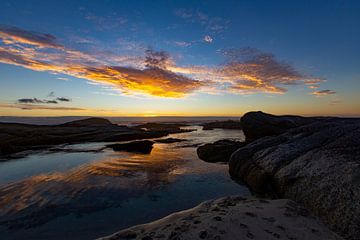 Zonsondergang, Bloubergstrand Beach, Zuid-Afrika van Willem Vernes