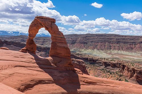 Een prachtig uitzicht op Delicate Arch bij Arches National Park in Amerika