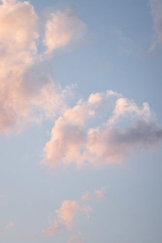 Pastelblauwe lucht 16