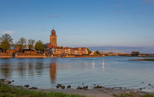 Deventer skyline in het gouden uur