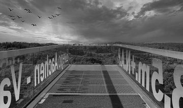 Uitkijktoren Vaals in zwart wit van Jose Lok