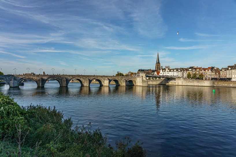 Die St. Servatius-Brücke in Maastricht. von Jaap van den Berg