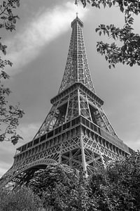 Der Eiffelturm in Schwarz-Weiß, Paris, Frankreich