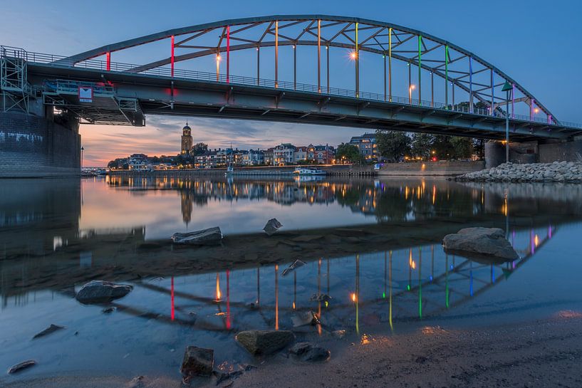 Under The Bridge van Remy Beltman