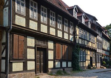 historische middeleeuwse gebouwen in de oude binnenstad van Quedlinburg