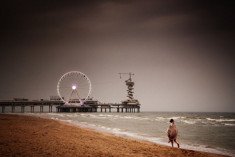 Strand von Scheveningen bei aufkommendem Sturm von Marco Rutten