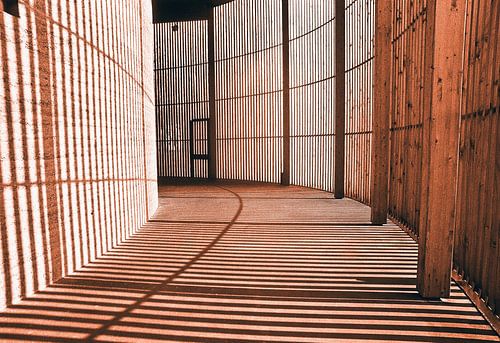 Licht en schaduw in de Kerk van de Verzoening bij de Berlijnse Muur