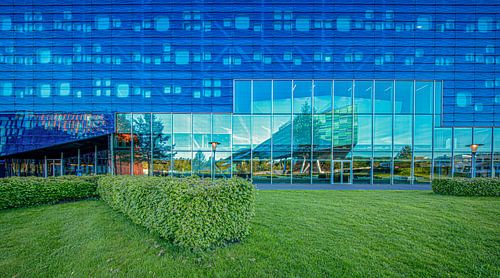 Energy Academy Europe  en Linneausborg in de reflectie