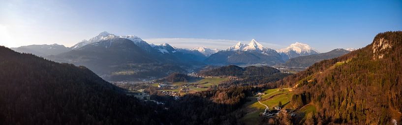 Märchenhafter Blick über das Berchtesgadener Land von Leo Schindzielorz