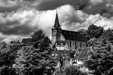 Kerk oude binnenstad Essen Kettwig van Dieter Walther