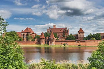 Malbork Castle, Poland by Gunter Kirsch