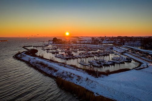 Der Hafen von Willemstad bei Sonnenaufgang