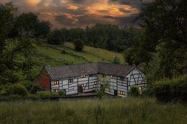 Fachwerkhaus in Südlimburg in Twilight-Atmosphäre von John Kreukniet