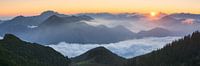 Een herfstig panorama over de Beierse Alpen