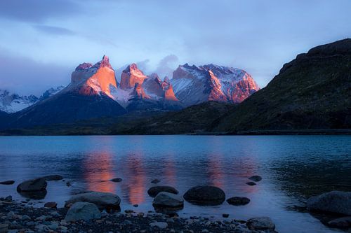 Cuernos del Paine by Claudia van Zanten
