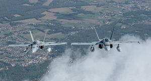 Zwei spanische EF-18A Hornets.