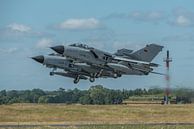 Take-off van twee Duitse Tornado's tijdens NTM 2014. van Jaap van den Berg thumbnail