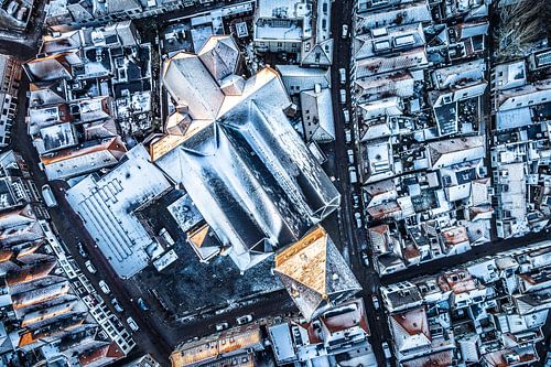 Kampen Stadtansicht am Fluss IJssel während eines kalten Wintersonnenaufgangs von Sjoerd van der Wal Fotografie