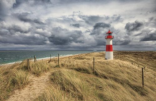 Lighthouse at the elbow