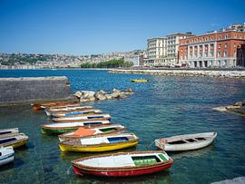 Fischerboote in Neapel von t.ART