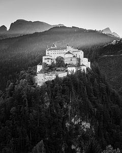 Burg Hohenwerfen in Schwarz und Weiß, Österreich
