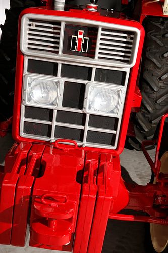 Tracteur Harvest International avec masses frontales