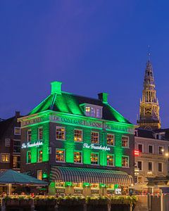 Die Heuschrecke und die alte Kirche, Amsterdam. von Henk Meijer Photography
