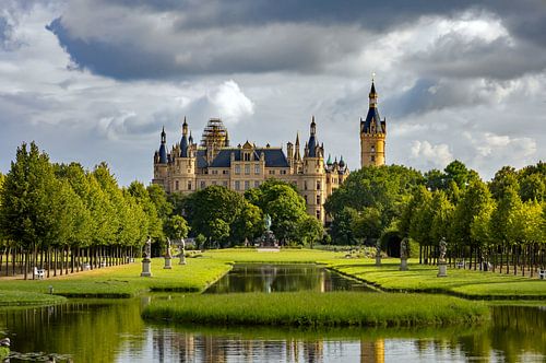 Kasteel Schwerin in een zee van wolken