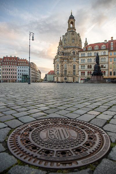 Blick über den Neumarkt auf die Frauenkirche in Dresden von Fotos by Jan Wehnert