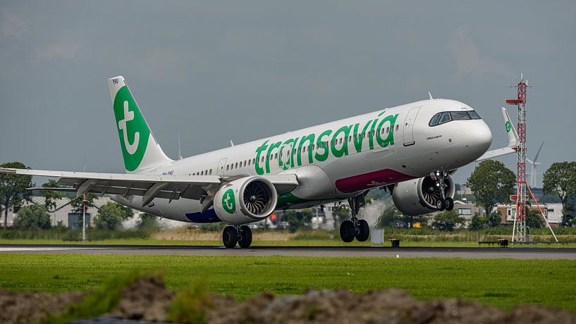 Landing Transavia Airbus A321neo. by Jaap van den Berg
