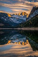 Alpine gloed op de Dachstein bij Vordere Gosausee