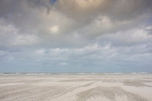 Stormachtig strand van Schiermonnikoog