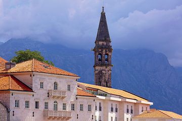Perast kerktoren Montenegro van Patrick Lohmüller