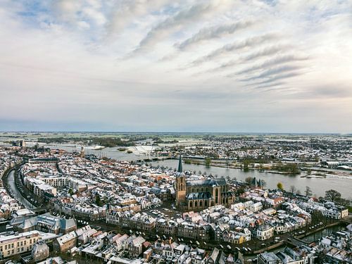Winterochtend in Kampen van bovenaf gezien