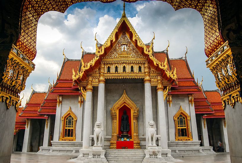 Boeddhisme tempel Wat Benchamabohit in Bangkok Thailand van Dieter Walther