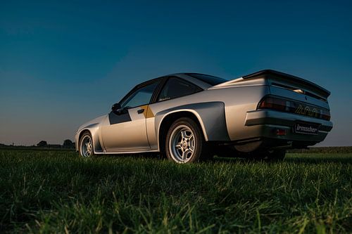 Opel Manta 400 – Classic Sports Car at Golden Sunset