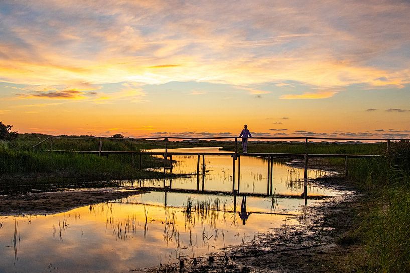 Spiegelnder Sonnenuntergang Terschelling von Gerald Schuring