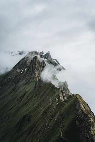 Wolkendek in de Zwitserse Alpen