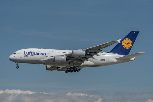 Airbus A380 der Lufthansa, hier bei der Landung auf dem Frankfurter Flughafen fotografiert.