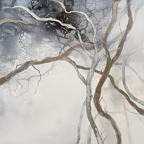 Branches entrelacées dans le silence brumeux