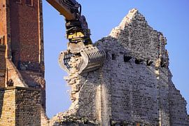 Demolition of the storage building of the complex Böllberger Mühle in Halle