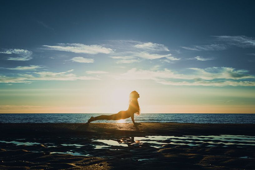 yoga op het strand par Angelique Rademakers