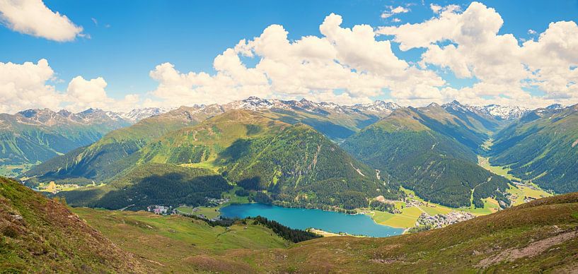 stunning lookout from Parsenn ridgeway to lake and tourist resor by SusaZoom